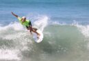Surfistas en Oaxaca aprovechan las olas