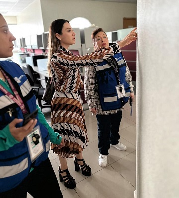 Critican exceso de lujos de funcionaria de Finanzas