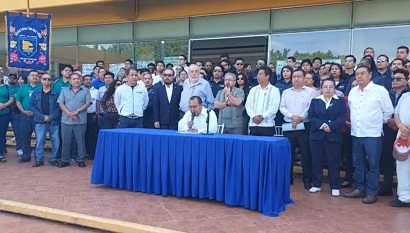 Farid, el sepulturero de la UABJO Farid, el sepulturero de la UABJO