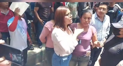 Mixes retienen a funcionarios del gobierno de Oaxaca