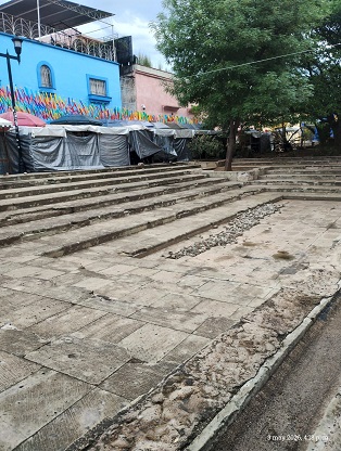 Alarma por deterioro de plazuela Del Carmen Alto