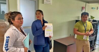 Casi un mes después, atiende problemática del sector salud