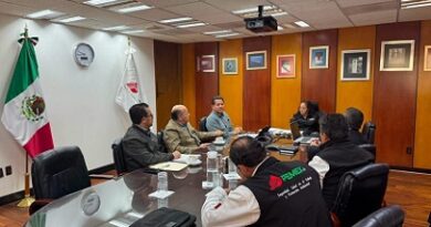 Edil de Salina Cruz lleva reclamos a PEMEX Edil de Salina Cruz lleva reclamos a PEMEX