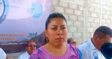 Con escuelas cerradas, profesores de S-22 inauguran ciclo escolar