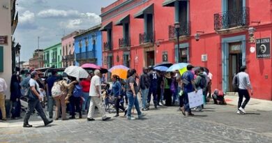 Normalistas recibieron plazas, pero en Telesecundarias no hay maestros