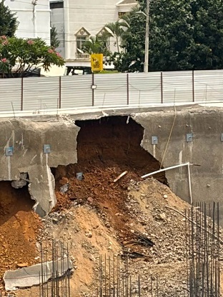 Obra emblema en el gobierno de la capital, colapsó