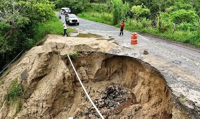 Lluvias afectan al menos 7 rutas carreteras en Oaxaca Lluvias afectan al menos 7 rutas carreteras en Oaxaca